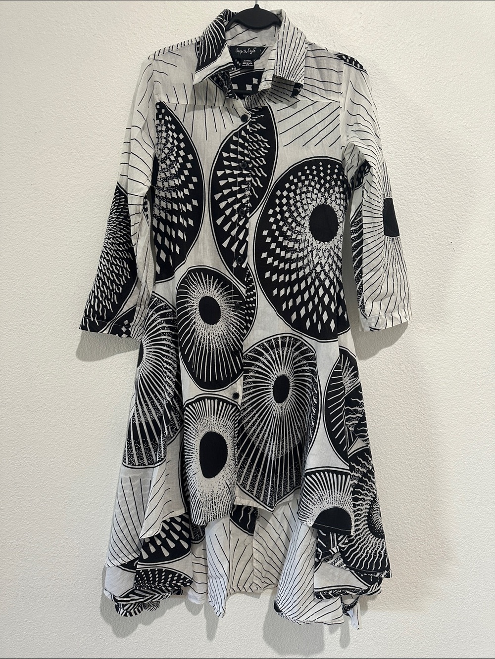 New! STEP IN STYLE Lightweight Black & White Circle-Print Hi-Low Dress, size PS
